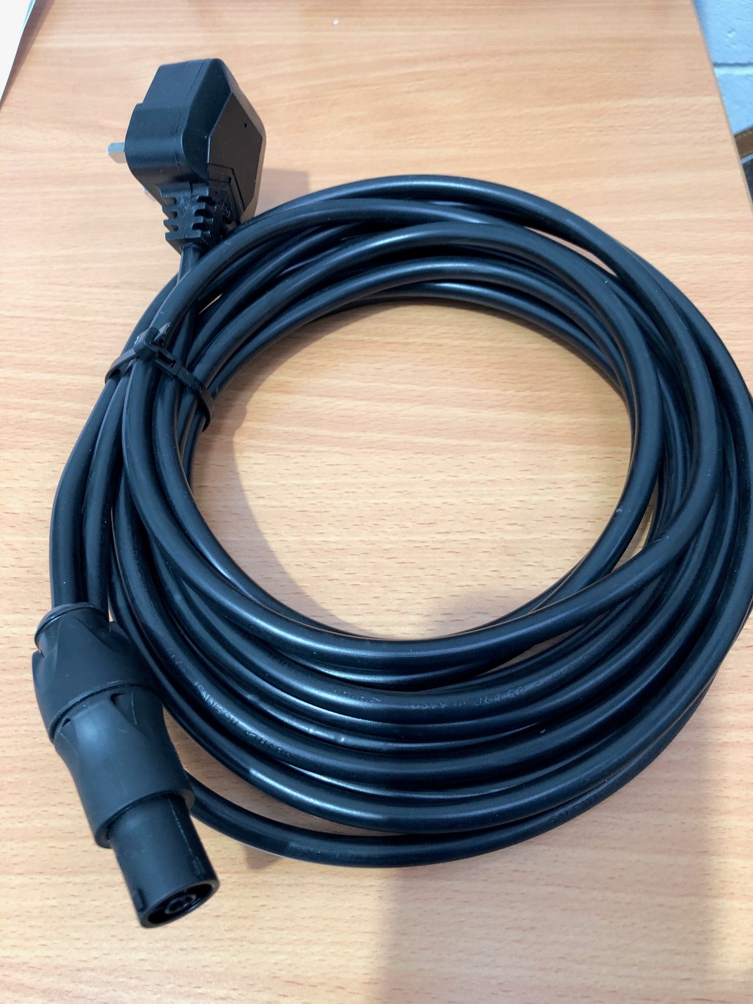 E13733/BE4901 Complete cable with connector for Prochem Endeavor.