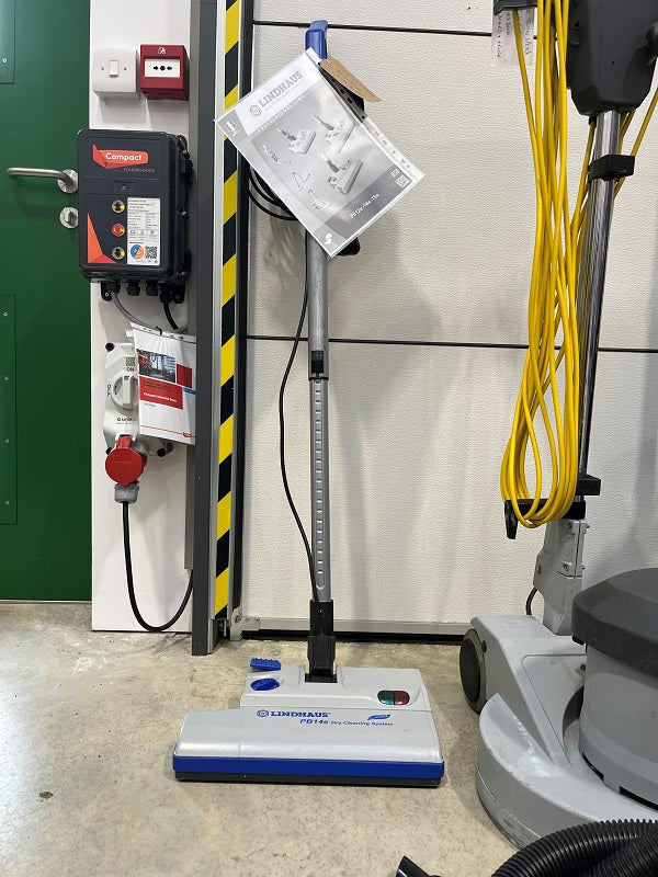 Lindhaus PB14e Dry powder cleaning system Used - New reduced price.