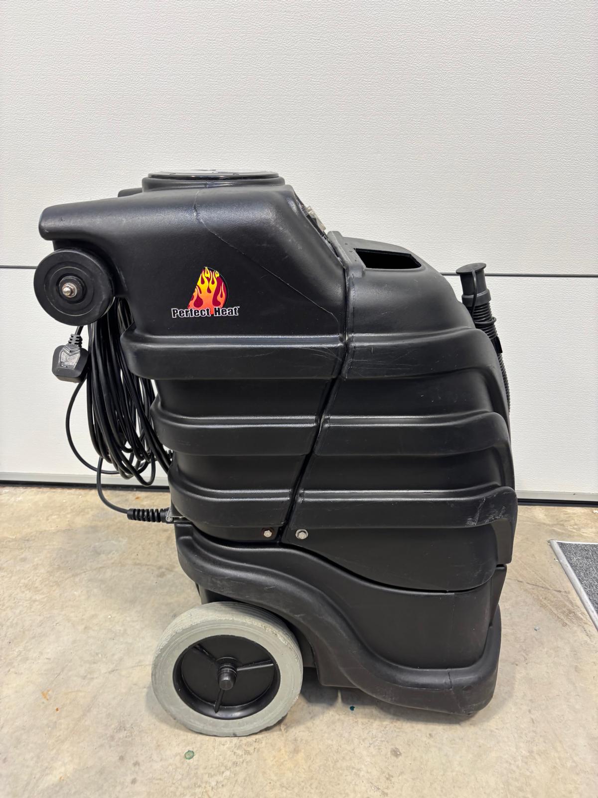 CLEARANCE - Pre-owned Powr-Flite Black Max Carpet cleaning machine with 500psi pump